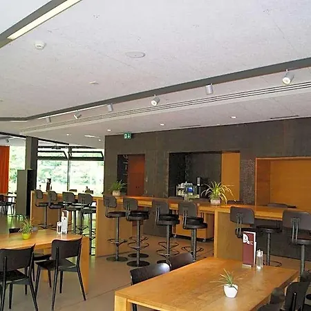 Youth Otel