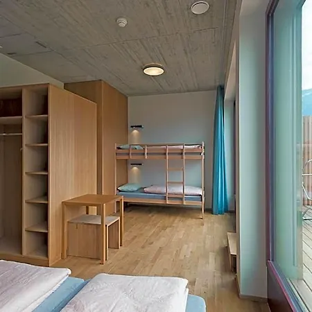 Otel Youth