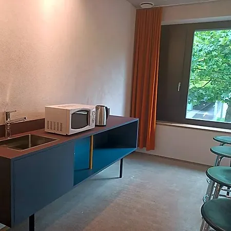 Otel Youth 2*